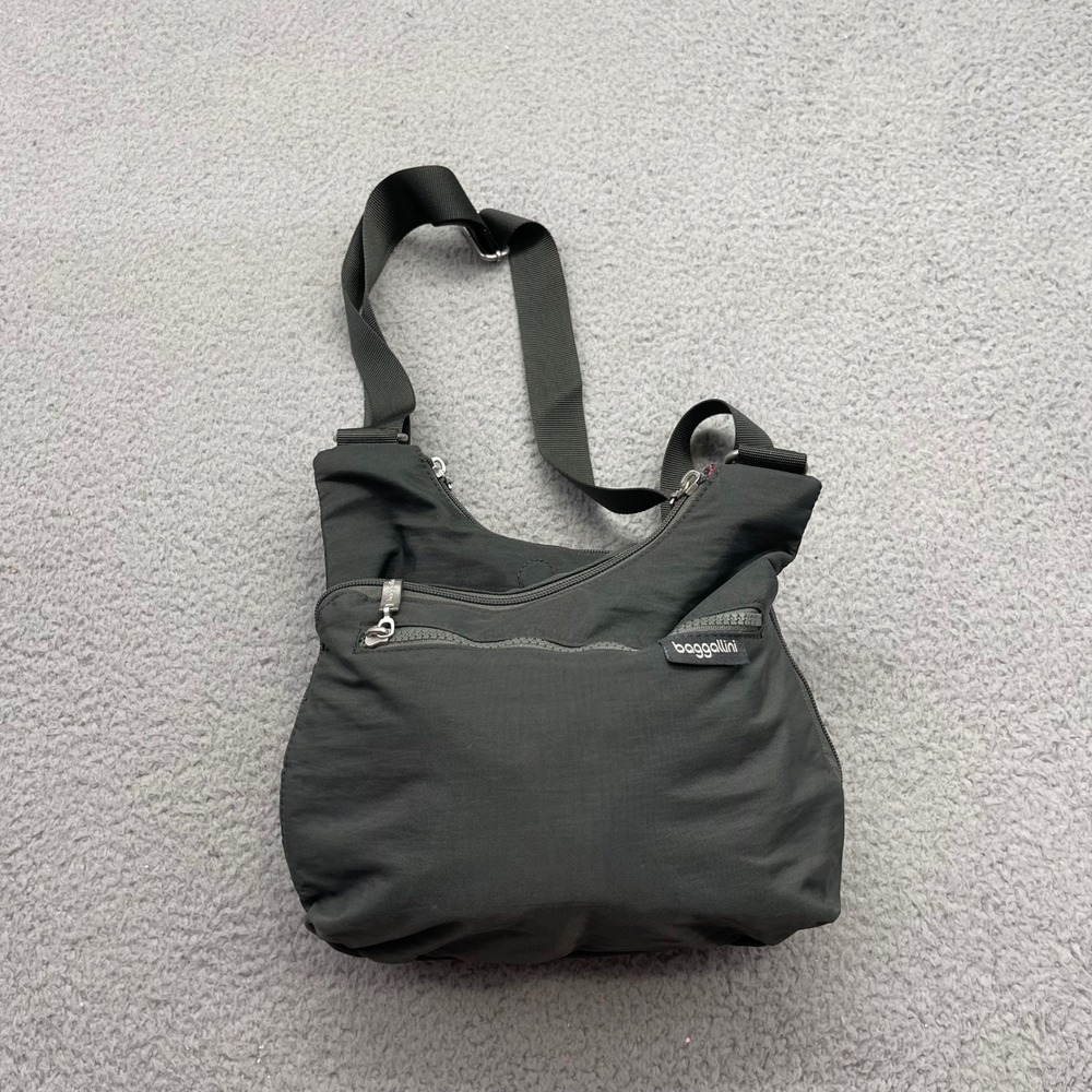 Baggallini Everywhere Womens Medium Charcoal Grey Nylon Crossbody Travel Bag
